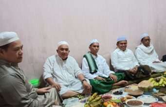 Wakil Ketua 1 DPRD Tanah Bumbu Berbaur Bersama Ribuan Jamaah Hadiri Haul ke-220 Syekh Muhammad Arsyad Al-Banjari.