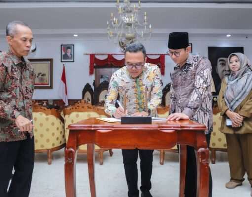 Pemkab Trenggalek dan PT SMI Teken Pembiayaan Rp70 Miliar untuk Jalan, Pariwisata, dan Perkotaan