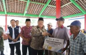 Pemkab Jombang Salurkan Bantuan Pangan Dua Bulan Sekaligus, Upaya Jaga Daya Beli dan Tekan Inflasi