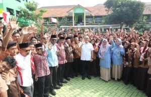 Zulkifli Hasan Bersama Warsubi Pastikan MBG di Jombang Tepat Sasaran dan Berkualitas