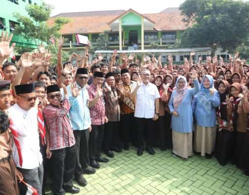 Zulkifli Hasan Bersama Warsubi Pastikan MBG di Jombang Tepat Sasaran dan Berkualitas