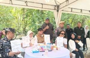 Wakil Ketua I DPRD Tanah Bumbu Bersama Bupati Andi Rudi Latif Pimpin Langsung Aksi Penanaman Mangrove, Ribuan Bibit Ditanam di kawasan Pesisir Desa Muara Pagatan Kusan Hilir