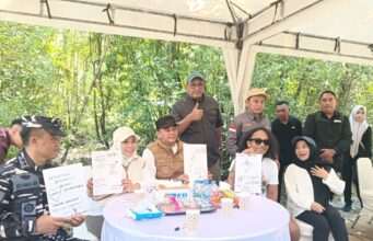 Wakil Ketua I DPRD Tanah Bumbu Bersama Bupati Andi Rudi Latif Pimpin Langsung Aksi Penanaman Mangrove, Ribuan Bibit Ditanam di kawasan Pesisir Desa Muara Pagatan Kusan Hilir