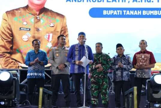 Pesona Budaya Mappanre Ritasi’e Resmi Dibuka, Dorong Pariwisata dan Ekonomi Kreatif Tanah Bumbu