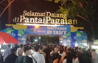 Mappanre Ritasi’e Meriahkan HUT ke-23 Tanah Bumbu, Ribuan Pengunjung Padati Pantai Pagatan