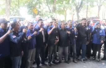 Buntut Pemberitaan Tempo, Ratusan Kader Nasdem Lamongan Gelar Aksi Solidaritas