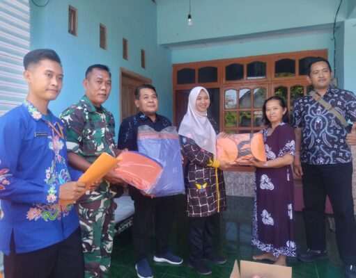 Camat Barat Tinjau Lansung Musholla Tersambar Petir