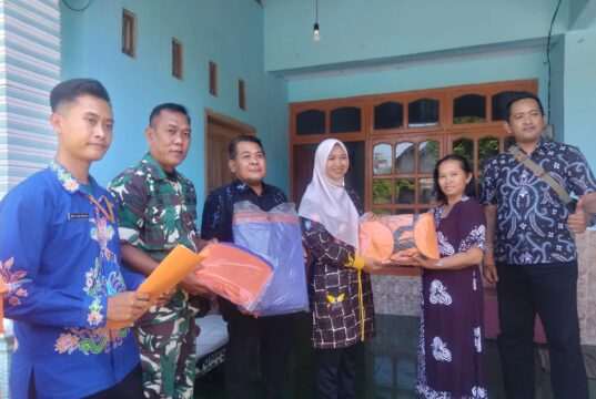 Camat Barat Tinjau Lansung Musholla Tersambar Petir