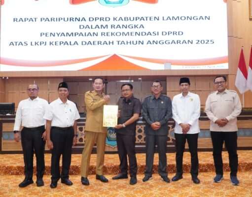 Rapat Paripurna, DPRD Berikan Rekomendasi LKPJ Bupati Lamongan 2025
