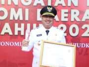 Bupati Warsubi Terima Penghargaan EPPD, Jombang Buktikan Tata Kelola Pemerintahan Berkualitas Nasional