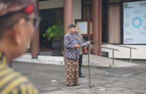 ASN Trenggalek Kompak Berkebaya dan Berbusana Adat, Hardiknas Jadi Momentum Menghidupkan Spirit Pendidikan