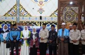 Sebanyak 239 Jamaah Calon Haji, Kabupaten Tanah bumbu.Bupati Andi Rudi Latif Sampaikan Pesan Jaga Kesehatan, Patuhi Arahan Petugas dan Pembimbing.