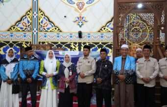 Sebanyak 239 Jamaah Calon Haji, Kabupaten Tanah bumbu.Bupati Andi Rudi Latif Sampaikan Pesan Jaga Kesehatan, Patuhi Arahan Petugas dan Pembimbing.