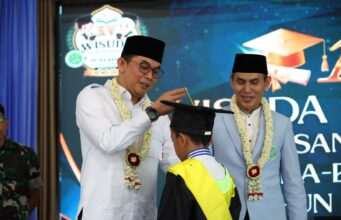 Bupati Andi Rudi Latif Wisuda 1.200 Santri TKA-TPA, Tegaskan Pentingnya Generasi Qur’ani