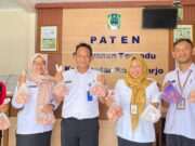 Bang Yoko Ajak ASN Kecamatan Kartoharjo Beli Telur Pada Peternak.