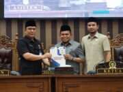 Bupati Andi Rudi Latif Dorong Ranperda Perizinan Berusaha Berbasis Risiko Demi Kemudahan Investasi di Tanah Bumbu