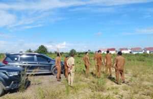 Pemkab Tanah Bumbu Sigap Tindaklanjuti Keluhan Warga, Dinas PUPR Turun Langsung Cek Saluran Drainase Tertutup