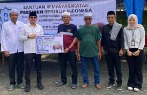 Sapi Kurban Bantuan Presiden RI Diserahkan Bupati Andi Rudi Latif untuk Masyarakat di Hari Raya Idul Adha