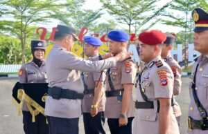 Polres Tanah Bumbu melaksanakan upacara serah terima jabatan Kasatpolair, Kapolsek Satui, Kapolsek Sungai Loban dan Kapolsek Karang Bintang.