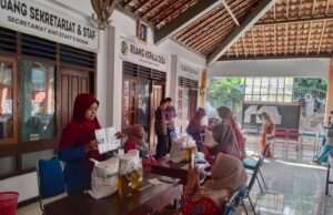 Pemdes Pucungkidul Salurkan Bantuan Pangan 2026 kepada 441 KPM