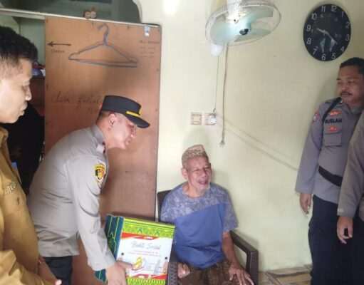 Bhakti kesehatan pemberian kursi roda dan Bhakti sosial dalam rangka hari Bhayangkara ke-80 Polres Tanah Bumbu*