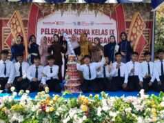 Suasana Haru dan Piagam Penghargaan Warnai Akhirussanah SMPN 1 Glagah