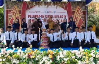 Suasana Haru dan Piagam Penghargaan Warnai Akhirussanah SMPN 1 Glagah