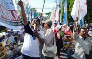 Aksi Damai Ribuan Massa Dukung Program MBG, Ketua DPRD Lamongan ; Program Pemerintah Wajib Dilaksanakan