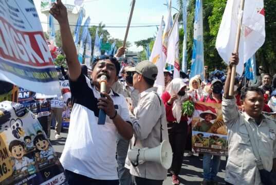 Aksi Damai Ribuan Massa Dukung Program MBG, Ketua DPRD Lamongan ; Program Pemerintah Wajib Dilaksanakan