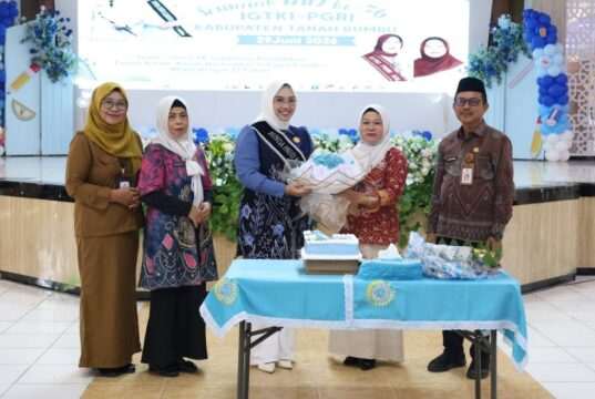 Peringatan HUT IGTKI-PGRI ke-76, Andi Irmayani Rudi Latif: Guru TK Adalah Pahlawan Pembentuk Karakter Generasi Emas