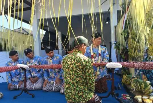Pemkab Tulungagung Gelar Jamasan Tumbak Pusaka Kiai Upas, Plt Ahmad Baharudin : Jaga Tradisi Budaya Warisan Leluhur