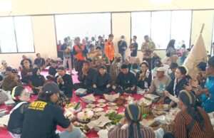 Hadiri Larung Sembonyo, Plt Bupati Tulungagung Ajak Masyarakat Lestarikan Tradisi dan Jaga Kondusivitas Daerah