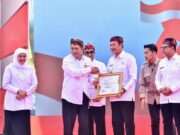 Bupati Lamongan Raih Penghargaan Pembina Koperasi Andalan Jawa Timur 2026