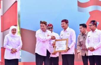 Bupati Lamongan Raih Penghargaan Pembina Koperasi Andalan Jawa Timur 2026
