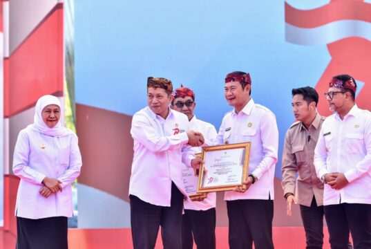 Bupati Lamongan Raih Penghargaan Pembina Koperasi Andalan Jawa Timur 2026