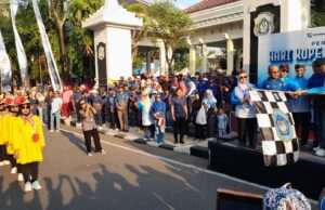 Gebyar Hari Koperasi, Pemkab Lamongan Gelar Fun Walk Ratusan Pelaku dan UMKM dari 27 Kecamatan