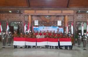 Jelang HUT RI ke-81, Pemkab Tulungagung Distribusikan 10.000 Bendera Merah Putih