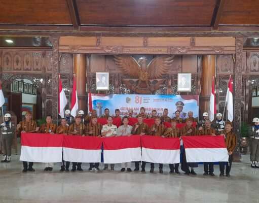 Jelang HUT RI ke-81, Pemkab Tulungagung Distribusikan 10.000 Bendera Merah Putih