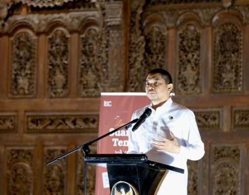 Hadiri Launching Buku Antologi “Suara dari Tenggara”, Bupati Andi Rudi Latif Apresiasi Perkembangan Literasi di Bumi Bersujud