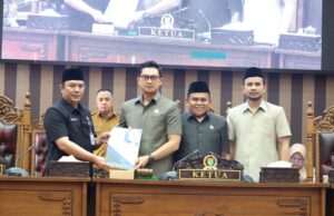 Pemkab Tanah Bumbu Sampaikan Dua Raperda ke DPRD
