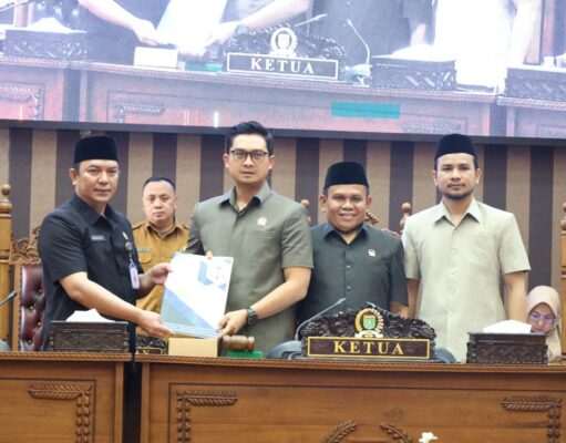 Pemkab Tanah Bumbu Sampaikan Dua Raperda ke DPRD