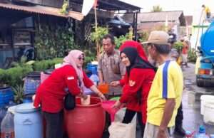 LSM Cakrawala Keadilan Selalu Ada Bagi Masyarakat Yang Membutuhkan, Salurkan Bantuan Air Bersih Dampak Kekeringan