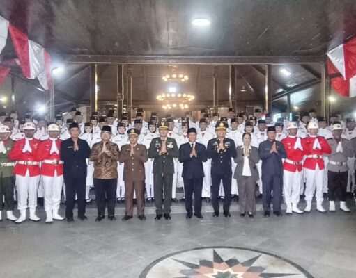 Plt Bupati Tulungagung Kukuhkan 77 Paskibraka, Siap Kibarkan Bendera Merah Putih