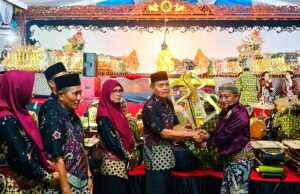 Pagelaran Wayang Kulit Jadikan Tradisi Bersih Desa Pencol