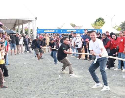 Tarik Tambang Jadi Puncak Keseruan Aksi Merah Putih HUT Ke-81 RI