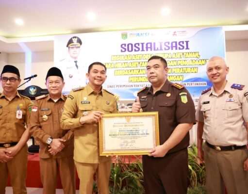 Bupati Andi Rudi Latif Buka Sosialisasi Regulasi Aset Desa, Tegaskan Pentingnya Pengelolaan Aset Tanah Desa yang Tertib, Aman, dan Sah Secara Hukum