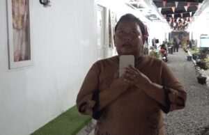 Puluhan Tahun Tinggal di Pinggir Rel, Suryani Terharu Kini Punya Hunian Layak Berkat Prabowo