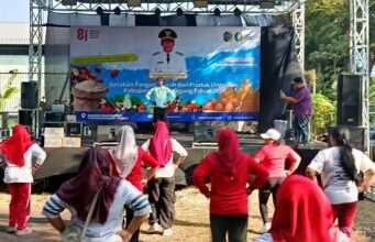 Gelar Senam Masal, Dinas Ketahanan Pangan Tulungagung Sukseskan Gerakan Pangan Murah dan Produk Unggulan