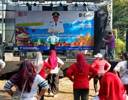 Gelar Senam Masal, Dinas Ketahanan Pangan Tulungagung Sukseskan Gerakan Pangan Murah dan Produk Unggulan