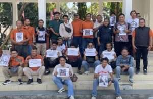 Bentuk Solidaritas Jurnalis Lamongan, Gelar Doa Bersama Untuk Keselamatan Rekan Seprofesi Saat Jalankan Tugas di Gunung Anak Krakatau